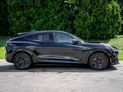 New 2025 Ford Mustang Mach-E GT image 4