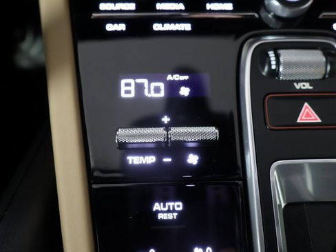 Used 2022 Porsche Cayenne GTS image 53