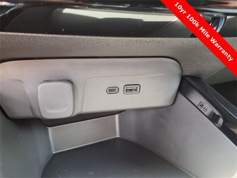 New 2025 Chevrolet Trax LT w/ LT Convenience Package image 19