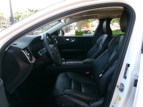 Used 2024 Volvo S60 B5 Plus AWD/4WD image 11