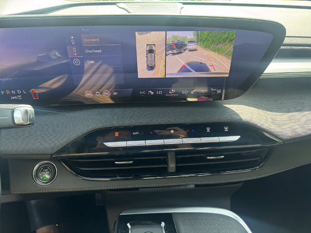 Used 2025 Buick Enclave Preferred AWD/4WD image 18
