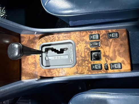 Used 1990 Mercedes-Benz 300 CE Coupe image 48