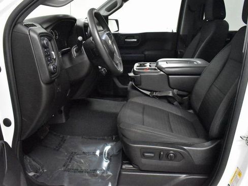 Used 2022 Chevrolet Silverado 1500 Custom w/ Safety Confidence Package image 11