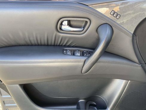 Used 2022 Nissan Armada SL w/ Midnight Edition Package image 17