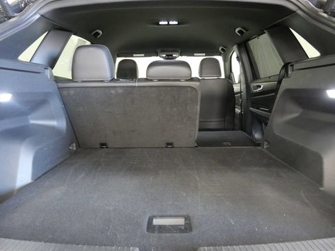 Used 2026 Volkswagen Atlas Cross Sport SE FWD image 24