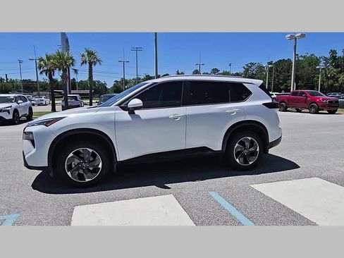 Used 2024 Nissan Rogue SV FWD image 26