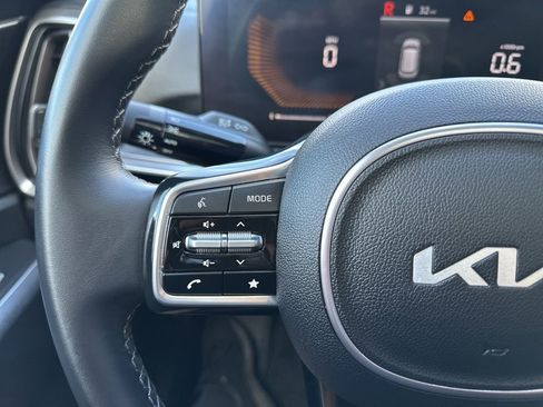 Used 2025 Kia Sorento S w/ Panoramic Sunroof Package image 36