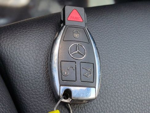 Certified 2019 Mercedes-Benz GLA 250 4MATIC image 28
