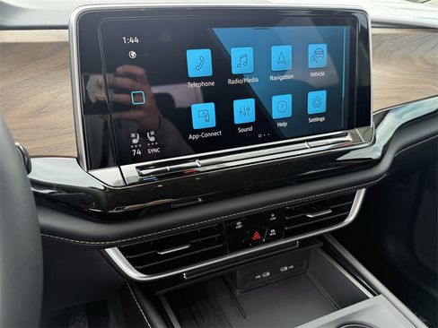 New 2026 Volkswagen Atlas SE image 18