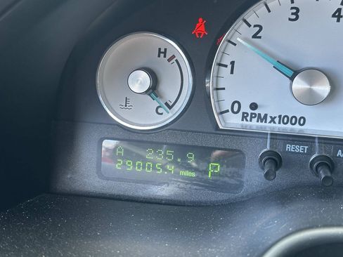 Used 2004 Ford Thunderbird RWD image 13
