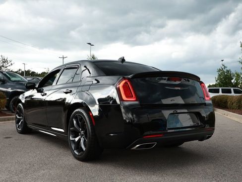 Used 2023 Chrysler 300 S w/ Comfort Group RWD image 8