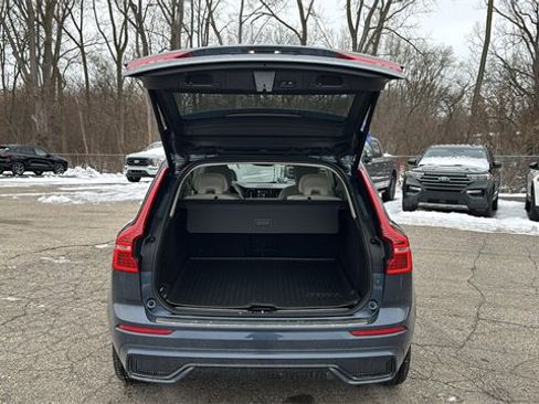 Used 2023 Volvo XC60 B5 Plus w/ Climate Package image 29