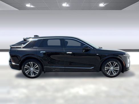 Certified 2024 Cadillac Lyriq Tech w/ Driver Assist Package AWD/4WD image 7