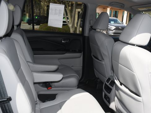 Used 2019 Honda Pilot Elite image 21