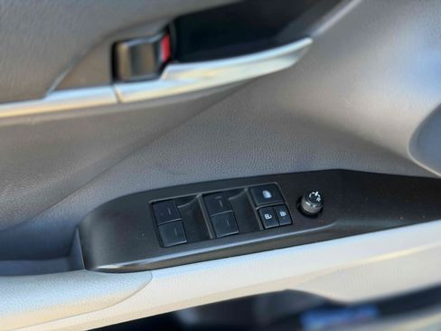 Used 2022 Toyota Camry SE FWD image 15