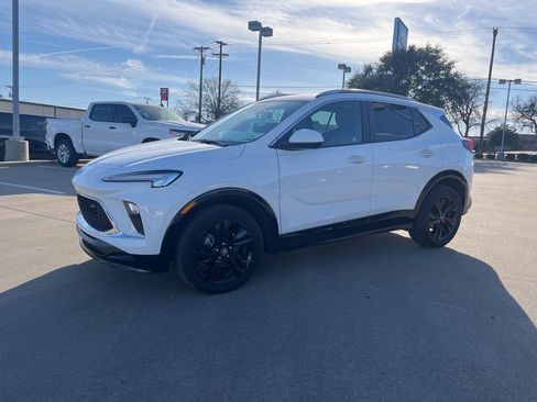 Used 2024 Buick Encore GX Sport Touring w/ Comfort Package image 5