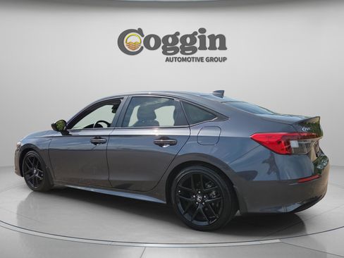 Used 2024 Honda Civic Sport image 3