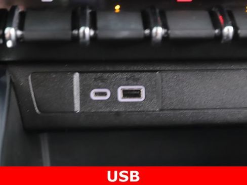 Used 2024 GMC Canyon AT4 w/ Technology Package AWD/4WD image 23