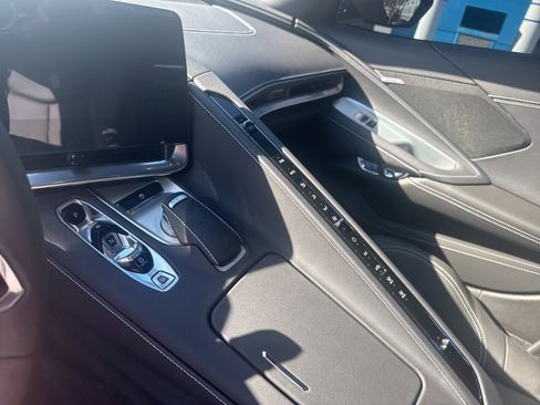 Used 2024 Chevrolet Corvette Stingray Convertible w/ Z51 Performance Package image 10