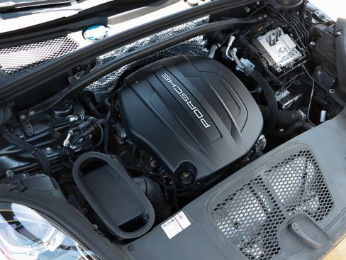 Used 2019 Porsche Macan AWD/4WD image 55