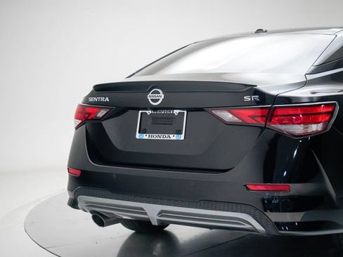 Used 2023 Nissan Sentra SR w/ SR Premium Package FWD image 9