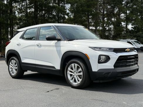 Used 2023 Chevrolet TrailBlazer LS FWD image 18