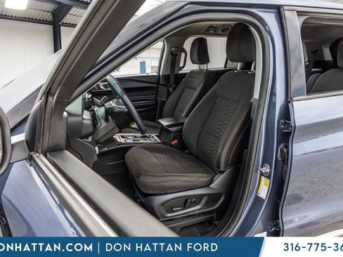 Used 2021 Ford Explorer XLT AWD/4WD image 16
