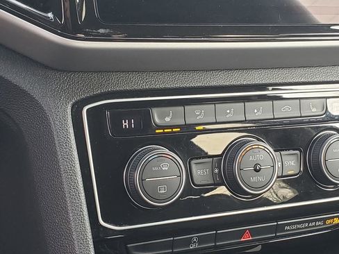 Used 2022 Volkswagen Atlas SE image 39