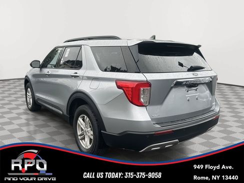 Used 2022 Ford Explorer XLT w/ Equipment Group 202A AWD/4WD image 3