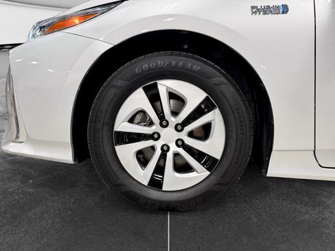 Used 2022 Toyota Prius Prime XLE FWD image 28