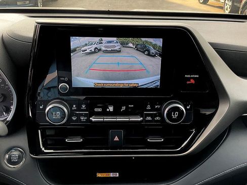 Used 2023 Toyota Highlander L image 26