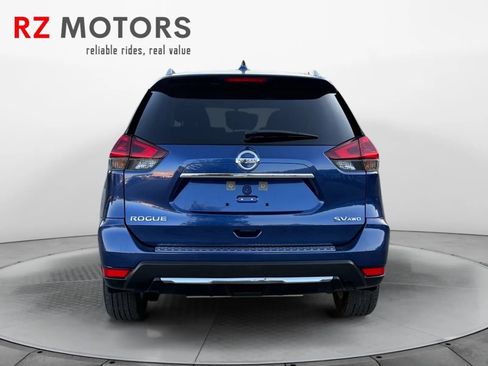 Used 2018 Nissan Rogue SV AWD/4WD image 4