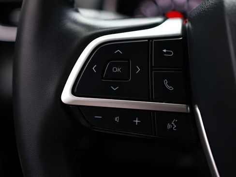 Used 2024 Toyota Highlander XSE FWD image 44