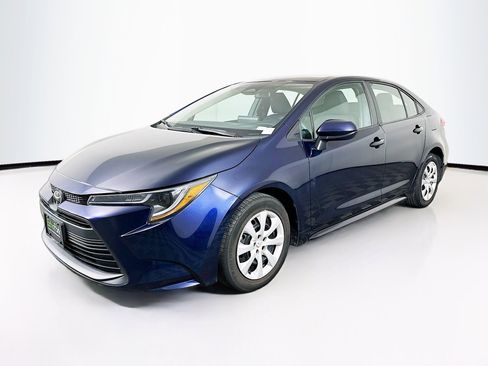 Used 2024 Toyota Corolla LE FWD image 3