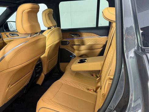 Certified 2022 Jeep Grand Cherokee Summit AWD/4WD image 26