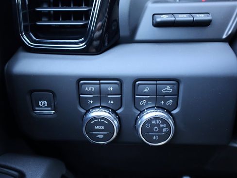 New 2026 GMC Sierra 1500 AT4 w/ AT4 Premium Package image 27