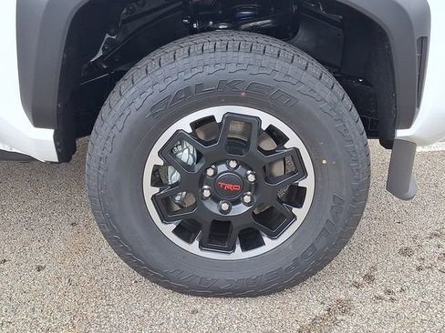 New 2025 Toyota Tacoma TRD Off-Road AWD/4WD image 8