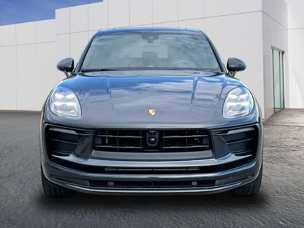Certified 2026 Porsche Macan AWD/4WD image 10