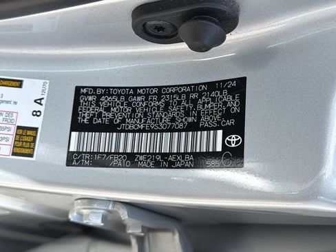 Used 2025 Toyota Corolla LE FWD image 30