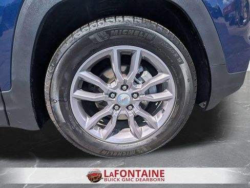 Used 2023 GMC Terrain SLT FWD image 34