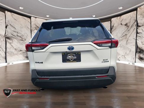 Used 2022 Toyota RAV4 XLE w/ XLE Grade Weather Package AWD/4WD image 30