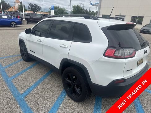 Used 2019 Jeep Cherokee Latitude Plus AWD/4WD image 6