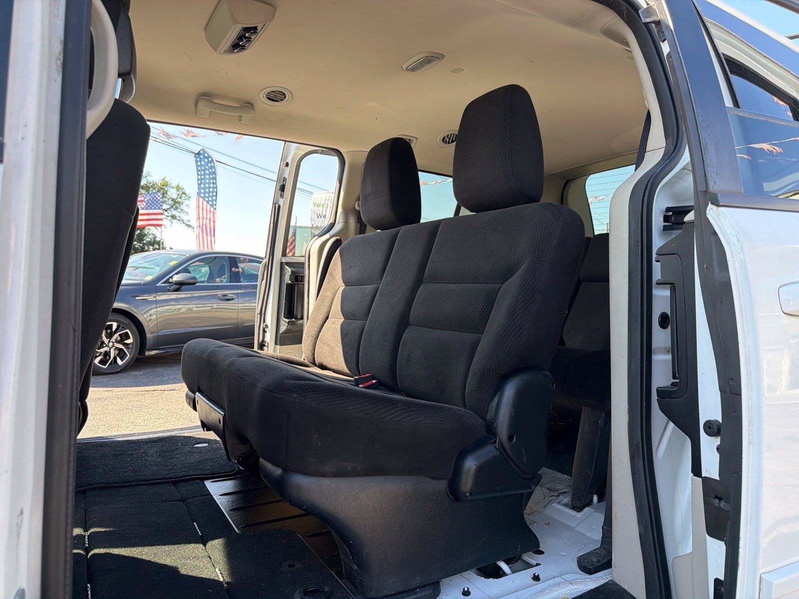 Used 2017 Dodge Grand Caravan SE w/ Power Window Group FWD image 22
