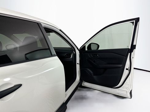 Used 2024 Nissan Rogue S AWD/4WD image 30