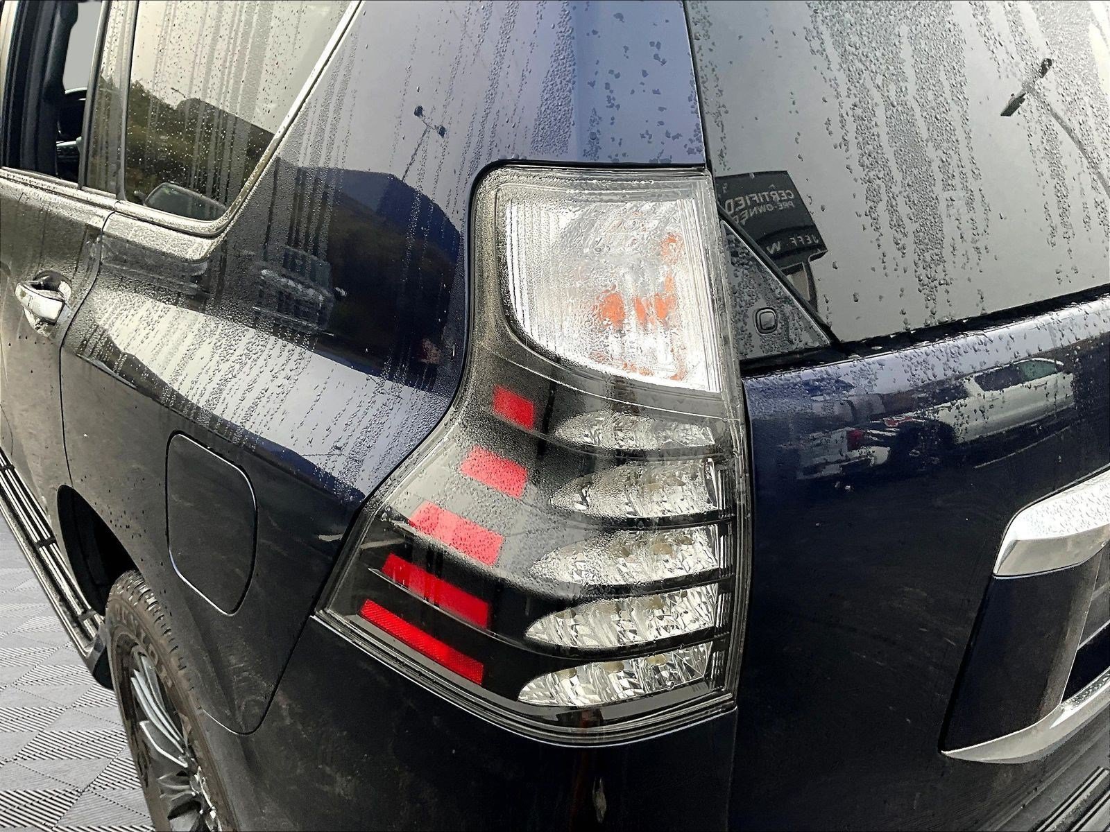 Used 2023 Lexus GX 460 Luxury w/ Sport Design Package AWD/4WD image 22