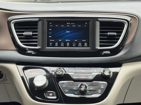 Used 2018 Chrysler Pacifica Touring Plus w/ Tire & Wheel Group image 25