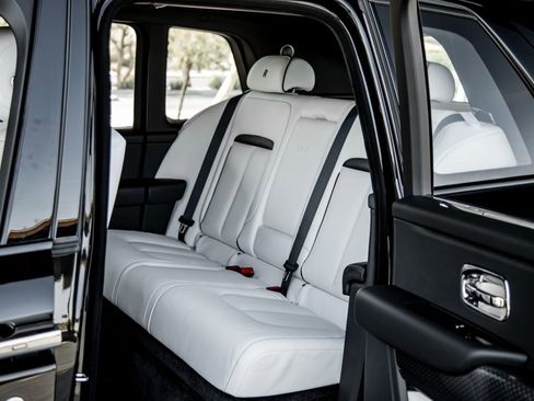 Used 2024 Rolls-Royce Cullinan Black Badge w/ Driver's Package image 7