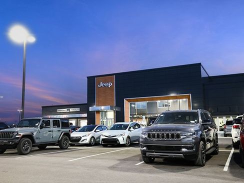 Used 2023 Jeep Grand Cherokee L Laredo image 47