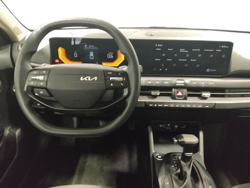 Used 2025 Kia K4 LXS image 22