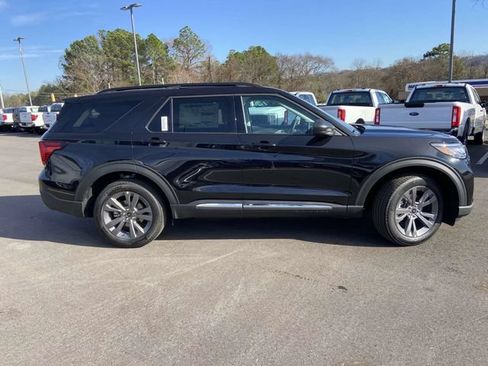 New 2026 Ford Explorer Active w/ Active Comfort Package AWD/4WD image 2